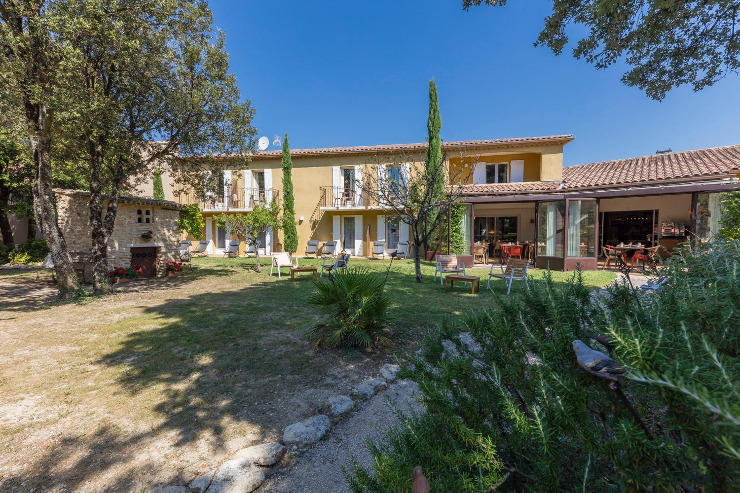 Logis La Bastide De Grignan Hotel & Restaurant "La Chenaie" Exterior foto